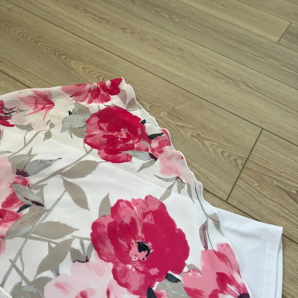 🌸Laura's Floral Short Sleeve Top, Loose Fit, Elegant & Stylish Sz XS - Picture 9 of 11